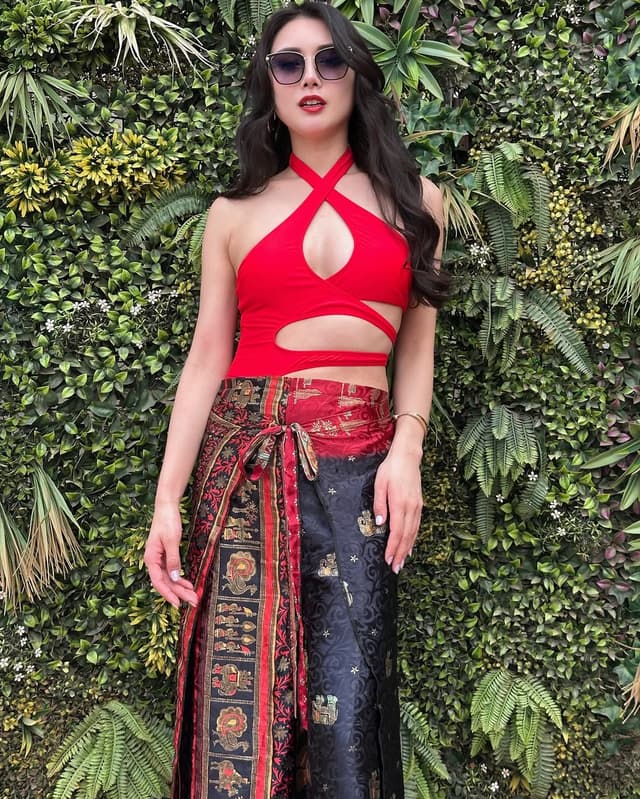 an image of meeeeetamm